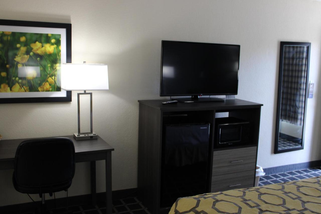 Baymont By Wyndham Morganton Motel Екстериор снимка